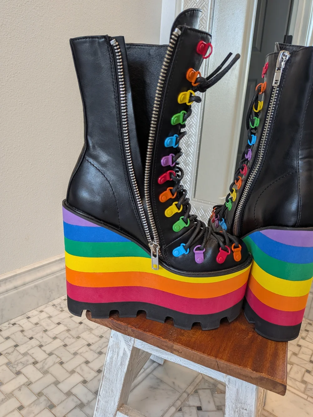 NWOT Women’s 7 Club Exx Rainbow Platform Ankle Boots NEVER WORN